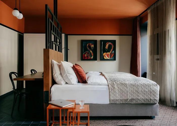 Weltwien Luxury Art & Free Parking Aparthotel 4*