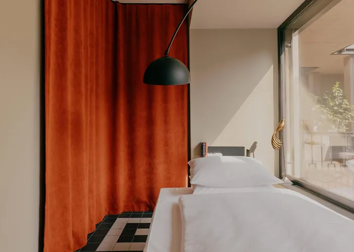 Weltwien Luxury Art & Free Parking Aparthotel 4*