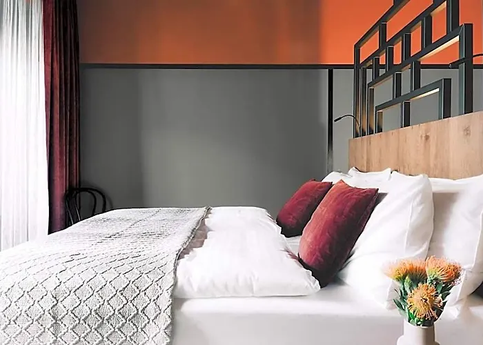 Aparthotel Weltwien Luxury Art & Free Parking 4*