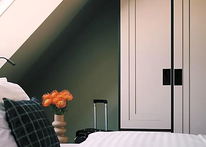 Weltwien Luxury Art & Free Parking 4*