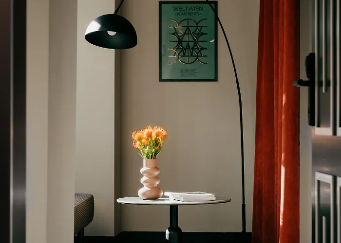 Weltwien Luxury Art & Free Parking